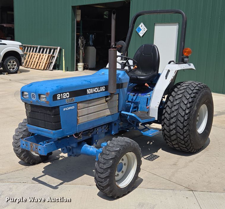 1996 New Holland 2120 MFWD tractor - EV1535