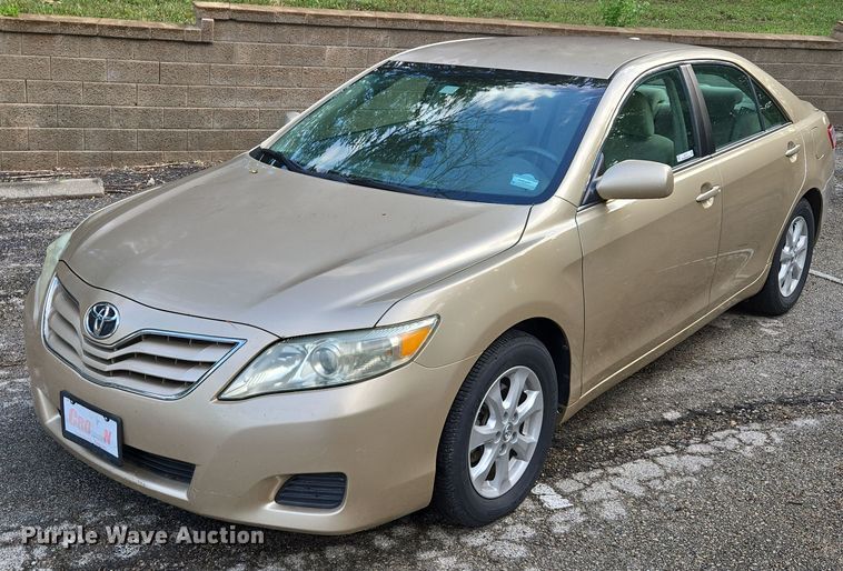 2011 Toyota Camry LE   - EV1577