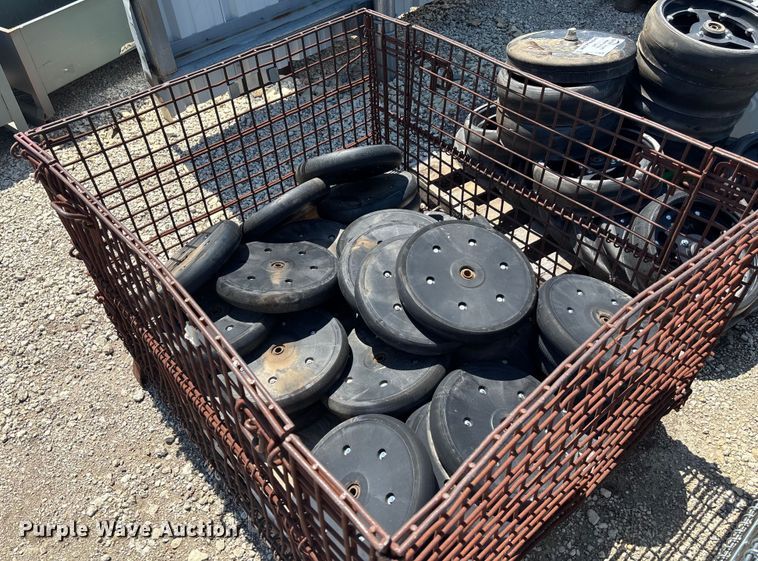 (34) 12" gauge wheels - DT3292