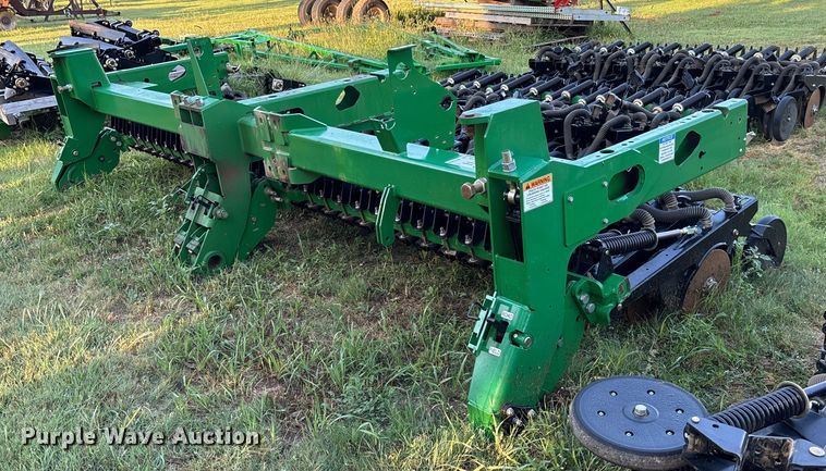  BD7600 grain drill center section - DT3359