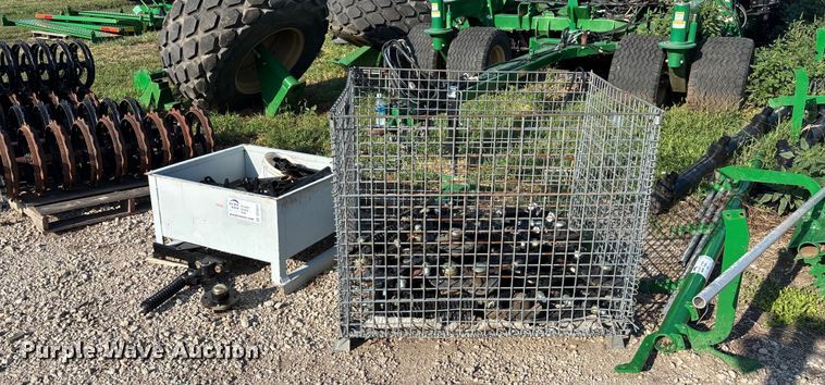 Approximately 22 no-till coulter hub assemblies - DT3377