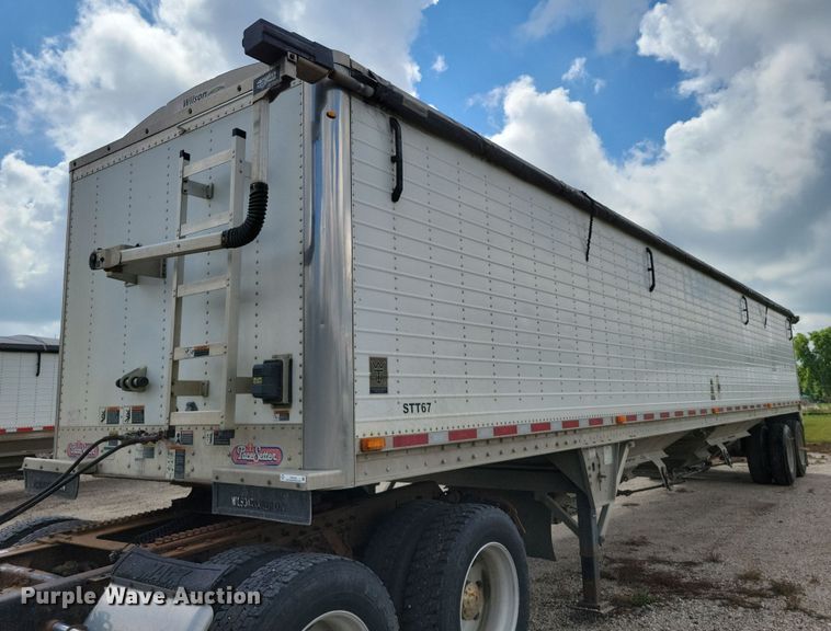 2014 Wilson Pacesetter grain trailer - DX7440