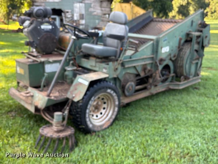 Lockwood 6048-0001 pecan harvester - DY0941