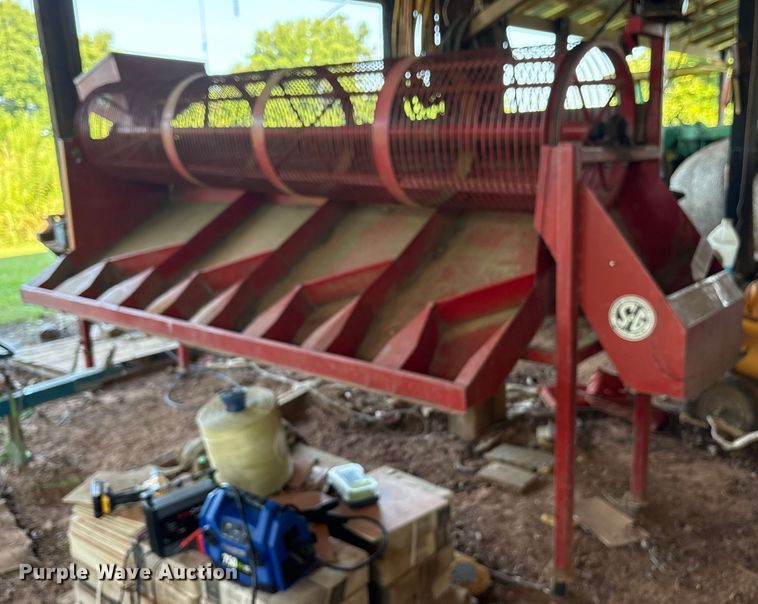 Savage 4-10 pecan separator - DY0942