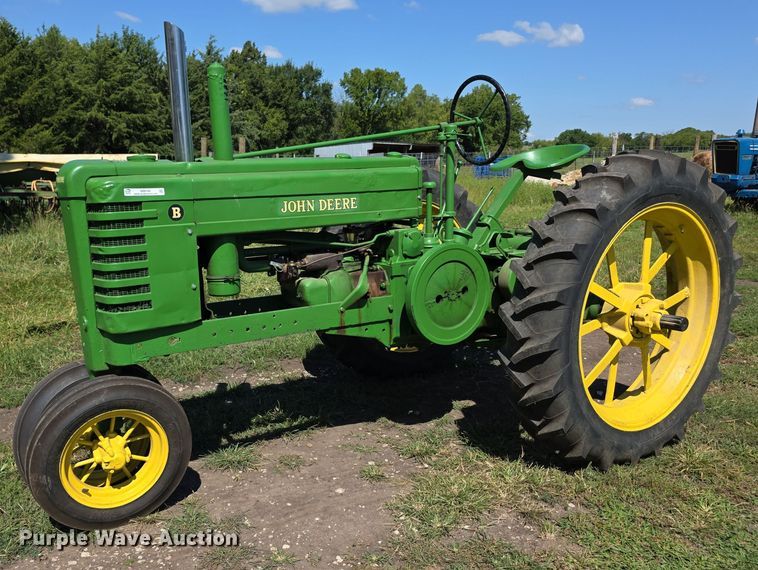 John Deere  B tractor - DZ6150