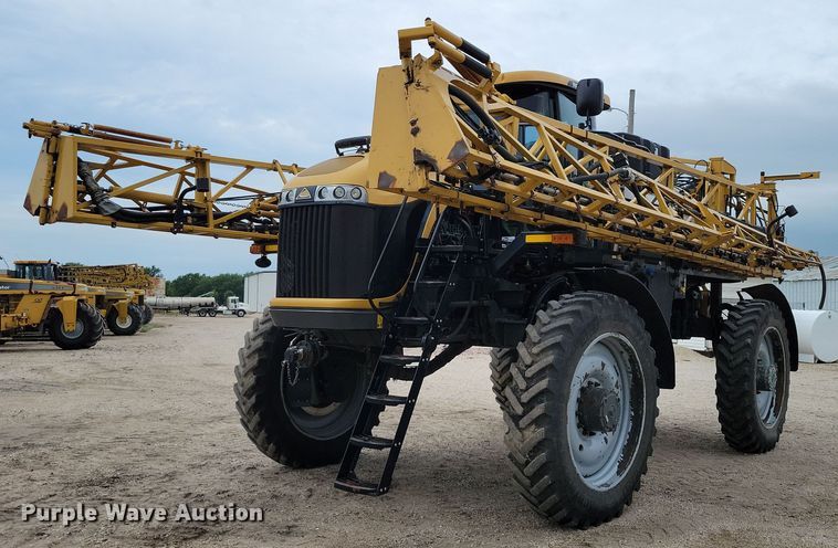 2013 RoGator RG1100 sprayer - EA2523