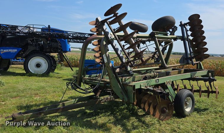 John Deere  235 double off-set disk - EF3686
