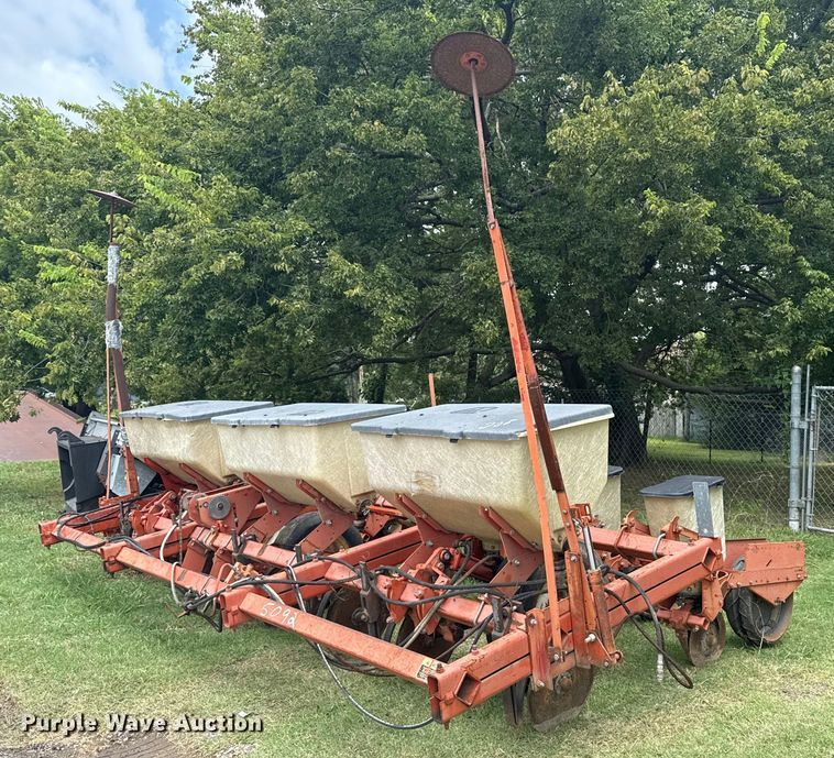 Allis Chalmers 74 planter - EG8182