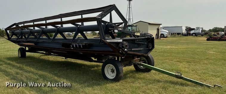 1993 MacDon 960 draper head - EM8071