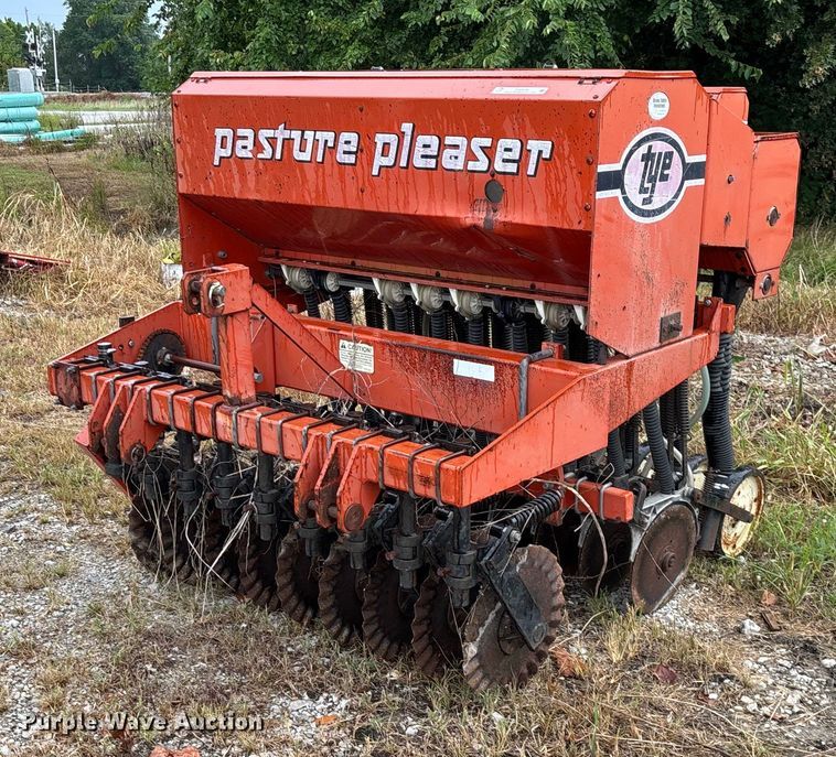 Tye Pasture Pleaser 114-5215 no-till grain drill - EN5536