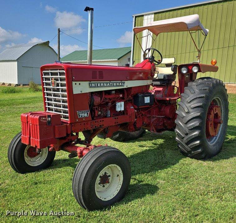 1968 International Farmall 756  tractor - EO1604