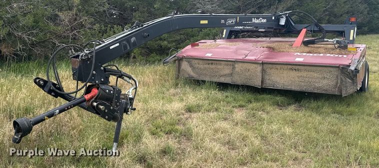 2008 MacDon R80 swather / windrower - ER2190
