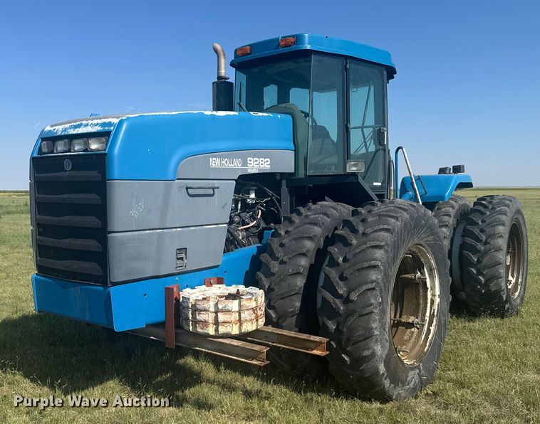 1996 New Holland 9282 4WD tractor - ER2270