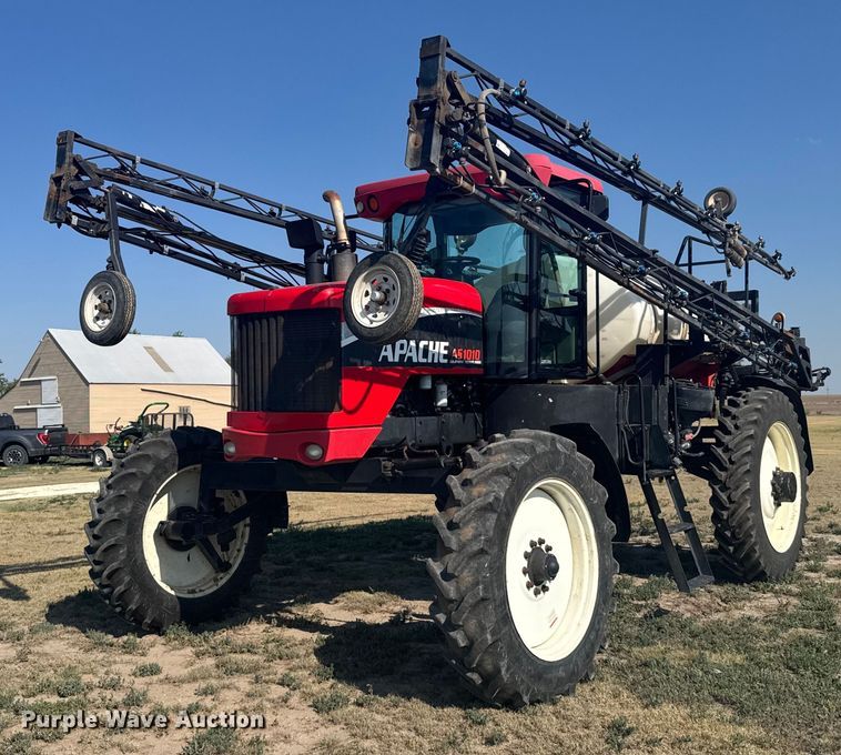2010 Apache AS1010 sprayer - ER2285