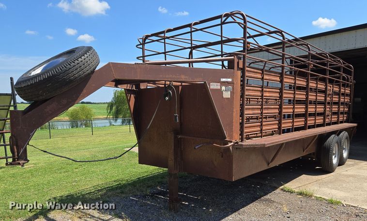 1982 W-W Trailer Manufacturers livestock trailer - EU3568