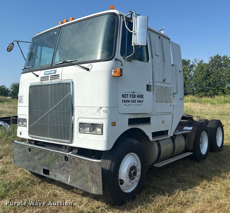 1993 White GMC WHL semi truck - DJ7767