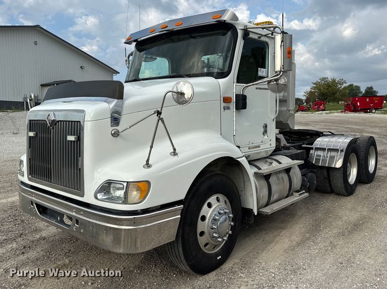 2008 International 9200i semi truck - DW6501