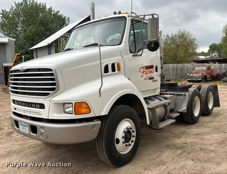 2008 Sterling LT semi truck - EB2864