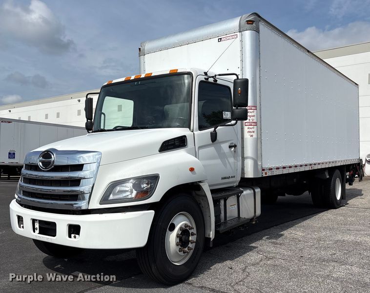 2017 Hino 268 box truck - EC4389