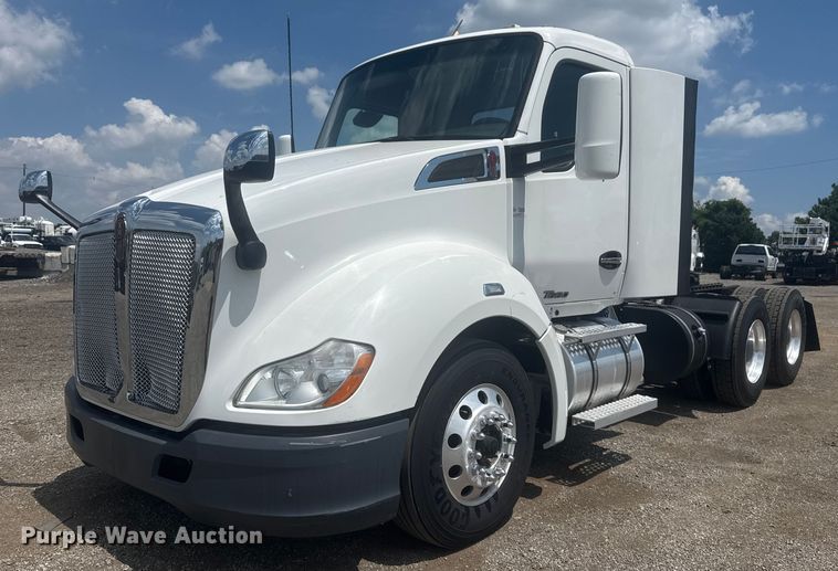 2018 Kenworth T680 semi truck - EG6137
