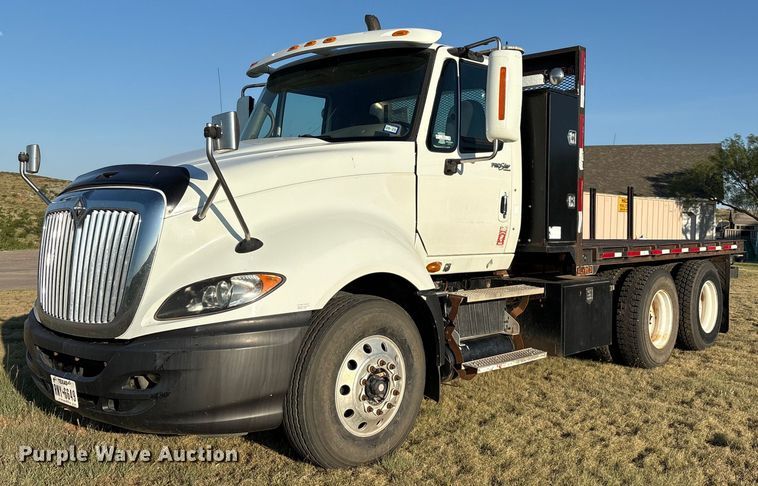 2009 International Pro Star flatbed truck - EM0524