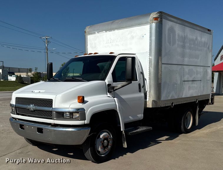 2006 Chevrolet C4500 box truck - EM2307