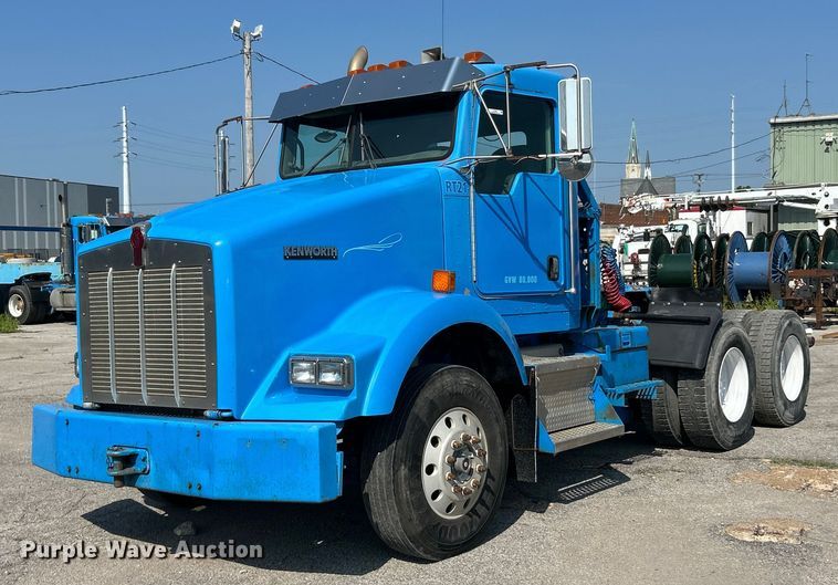 2006 Kenworth T800 winch truck - ET3060