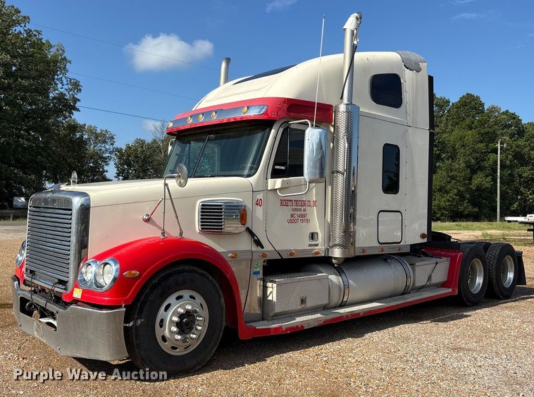 2011 Freightliner Coronado semi truck - ET7052