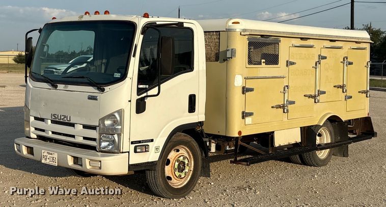 2010 Isuzu NPR refrigerated truck - EU0032