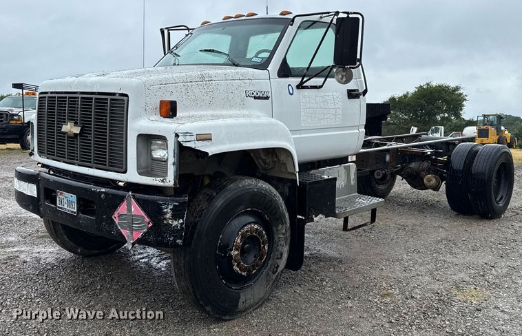 1994 Chevrolet Kodiak truck cab and chassis - EU2172