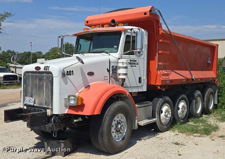 2006 Peterbilt 357 dump truck - EV1576