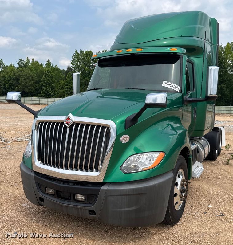 2020 International LT625 semi truck - YA0562