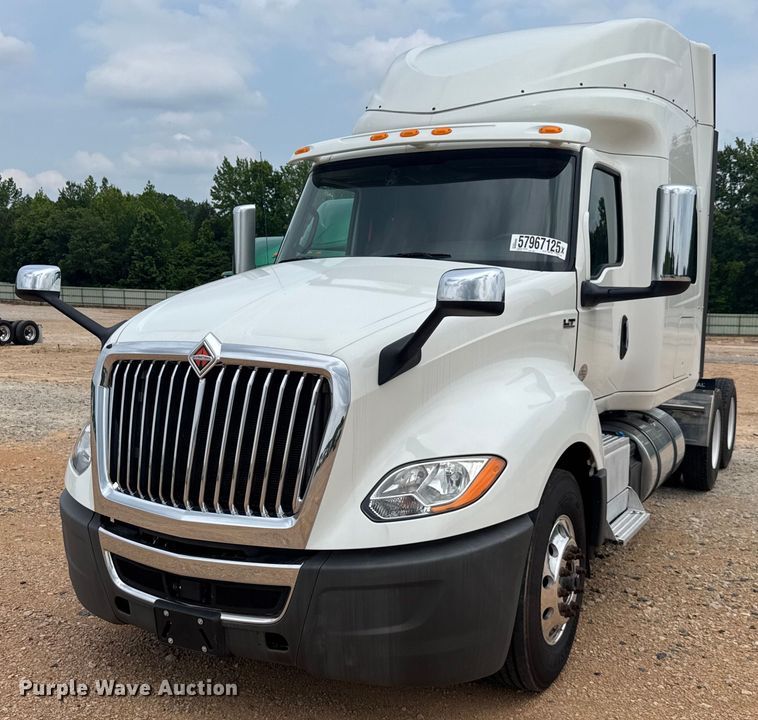 2020 International LT625 semi truck - YA0566