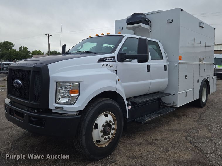 2017 Ford F750 utility / service truck - EN8401