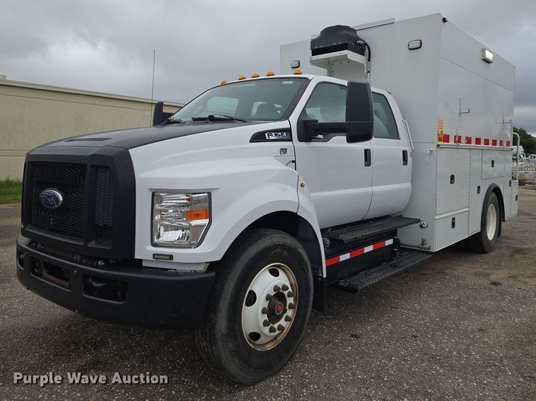 2017 Ford F750 utility / service truck - EN8402