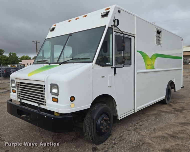 2013 Freightliner MT55 delivery truck - EN8404