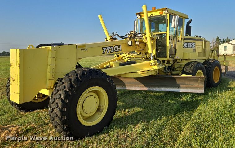 2000 John Deere 772CH motor grader - EN8473