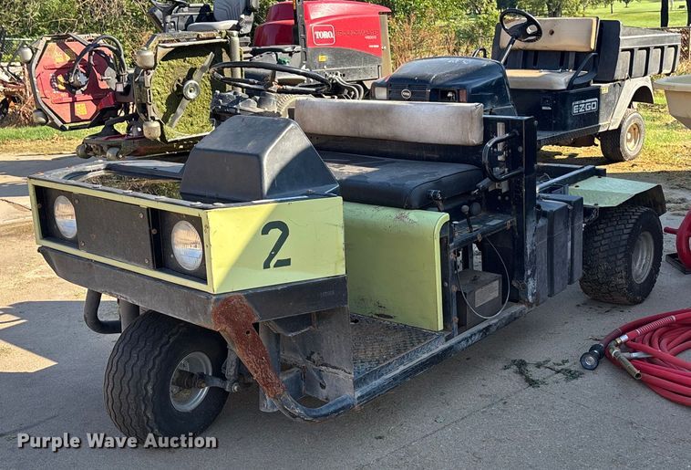 1987 Cushman Turf Truckster utility vehicle - EN8477