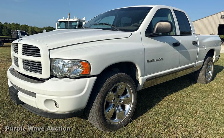 2002 Dodge Ram 1500 Quad Cab pickup truck - DJ7765