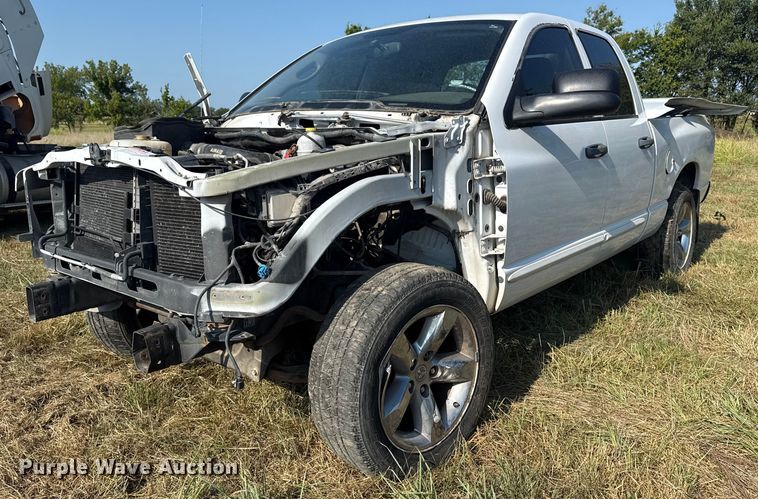 2004 Dodge Ram 1500 Quad Cab pickup truck - DJ7768