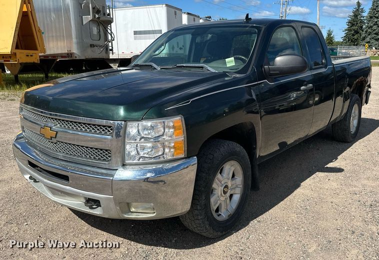 2012 Chevrolet Silverado 1500 Ext. Cab pickup truck - DT6256
