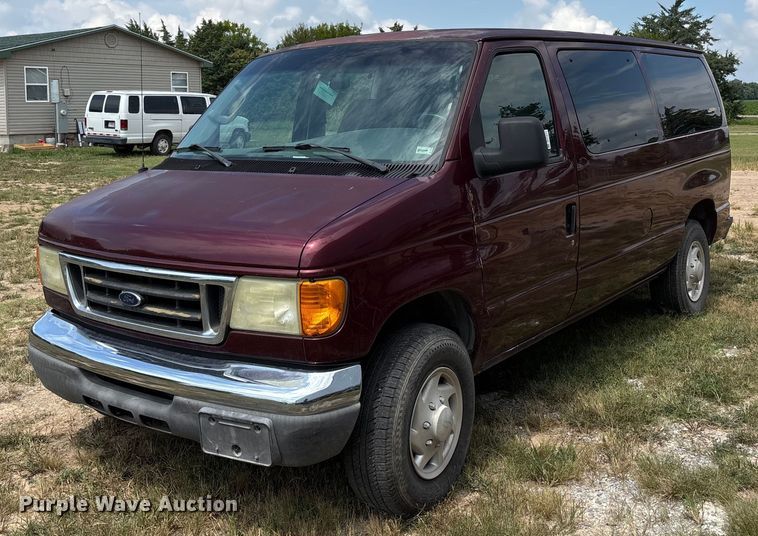 2006 Ford E350 van - DU1271