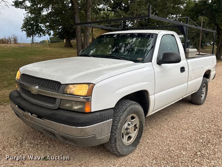 2004 Chevrolet Silverado 1500 pickup truck - DW6512