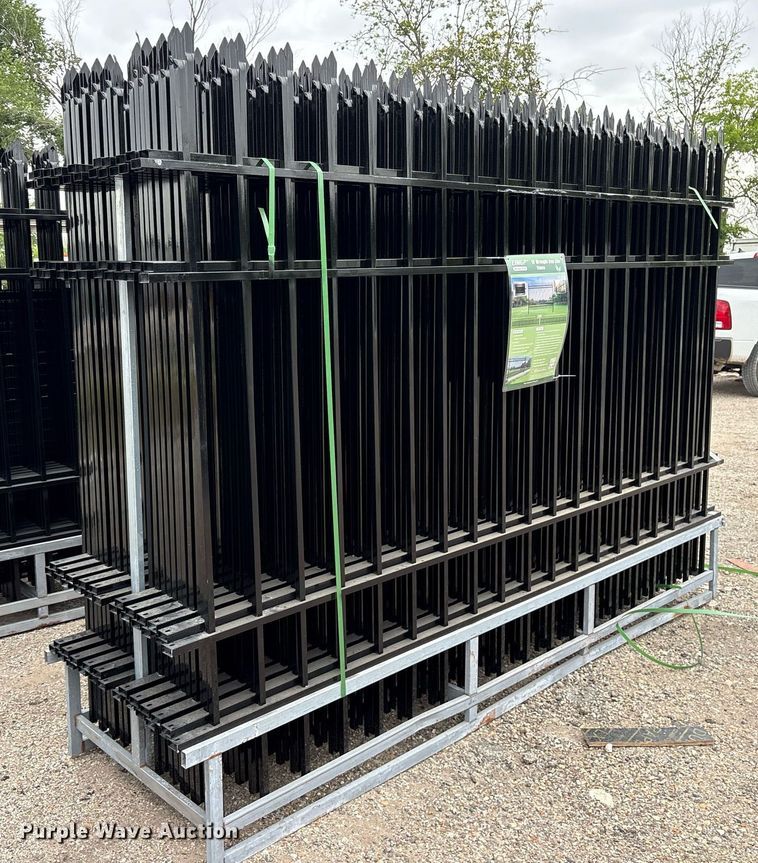 (22) 2024 Erie Industries Group F10 fence panels - DY0714