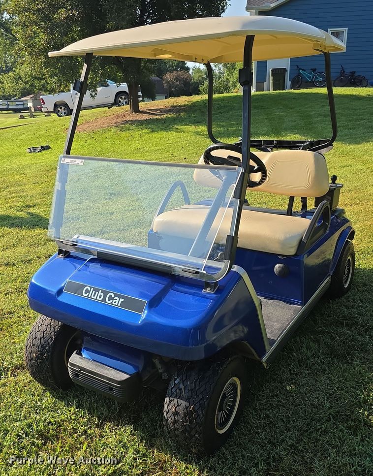 2001 Club Car golf cart - DZ6144