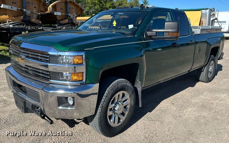 2016 Chevrolet Silverado 2500HD Double Cab pickup truck - EB2974