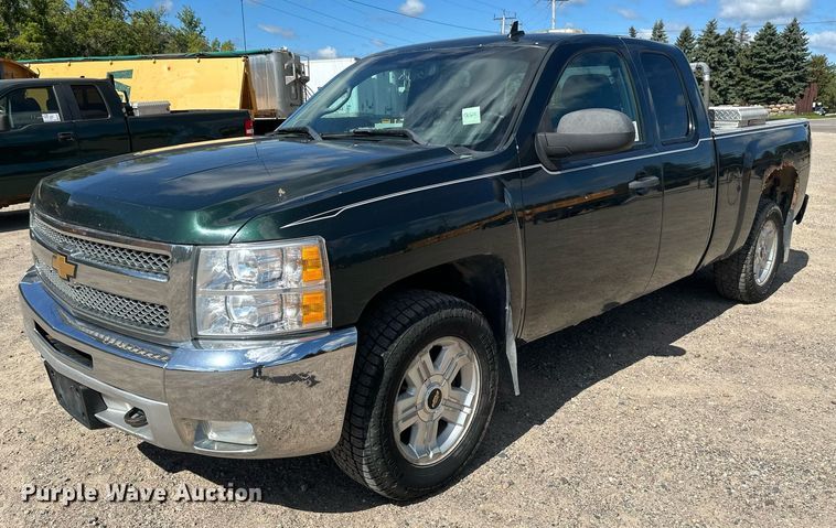 2013 Chevrolet Silverado 1500 Ext. Cab pickup truck - EB2976