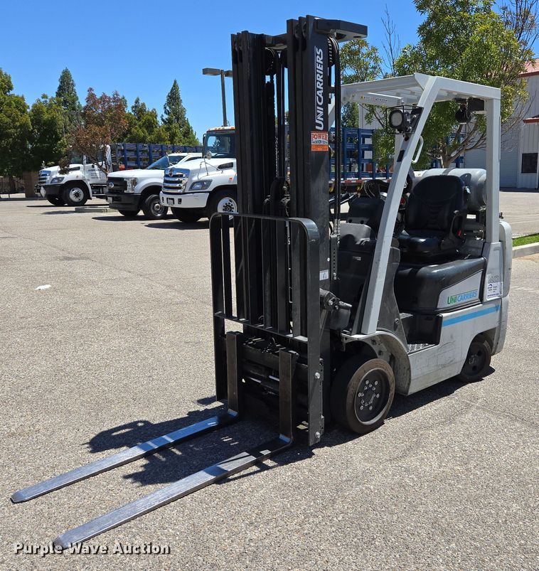 2017 UniCarriers CFS40 forklift - EC1125