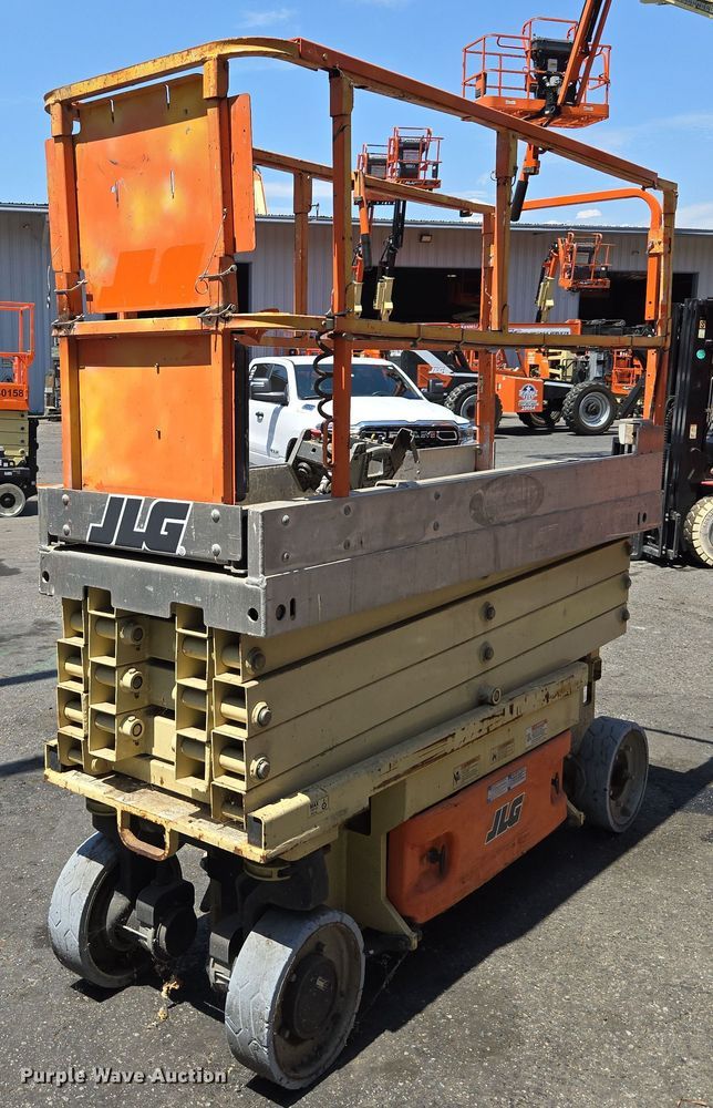2013 JLG Industries 2630 ES scissor lift - EC1146