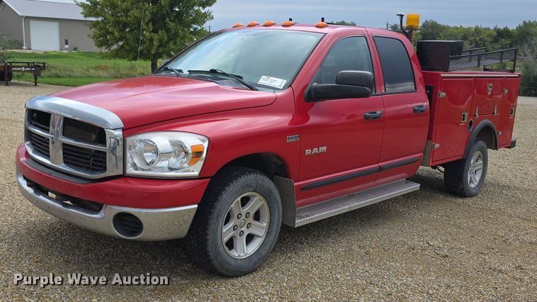 2008 Dodge Ram 1500 Quad Cab utility bed pickup truck - EF3601